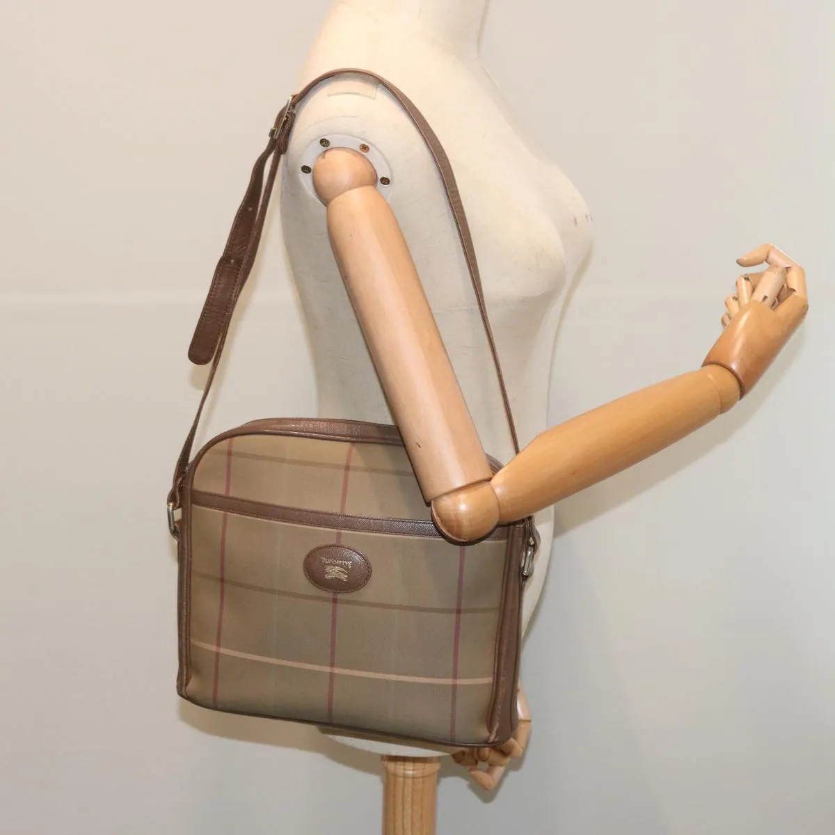 BURBERRYSs Nova Check Shoulder Bag Canvas Beige Auth 69572