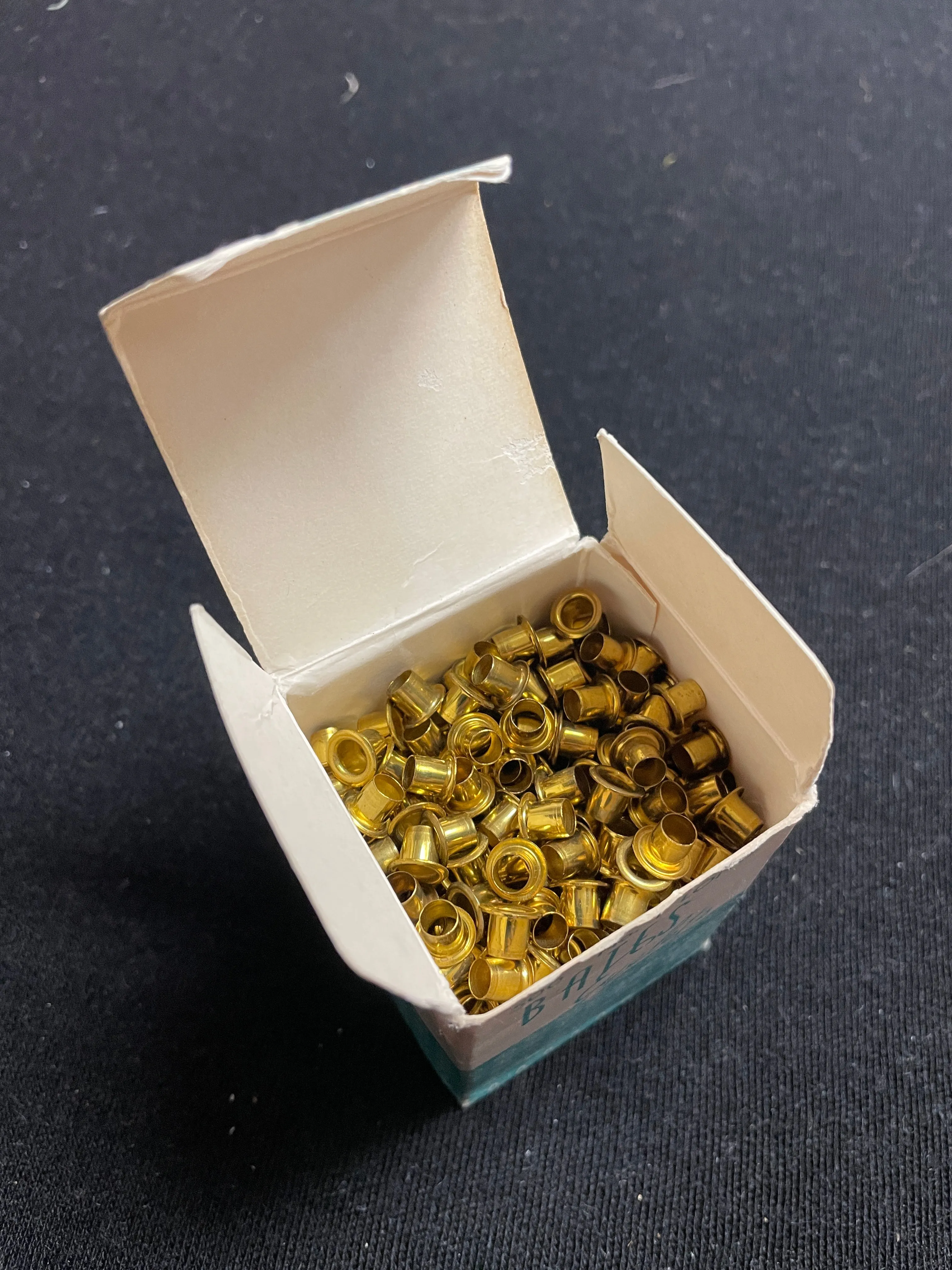 Eyelets Brass Box of 500 - Long