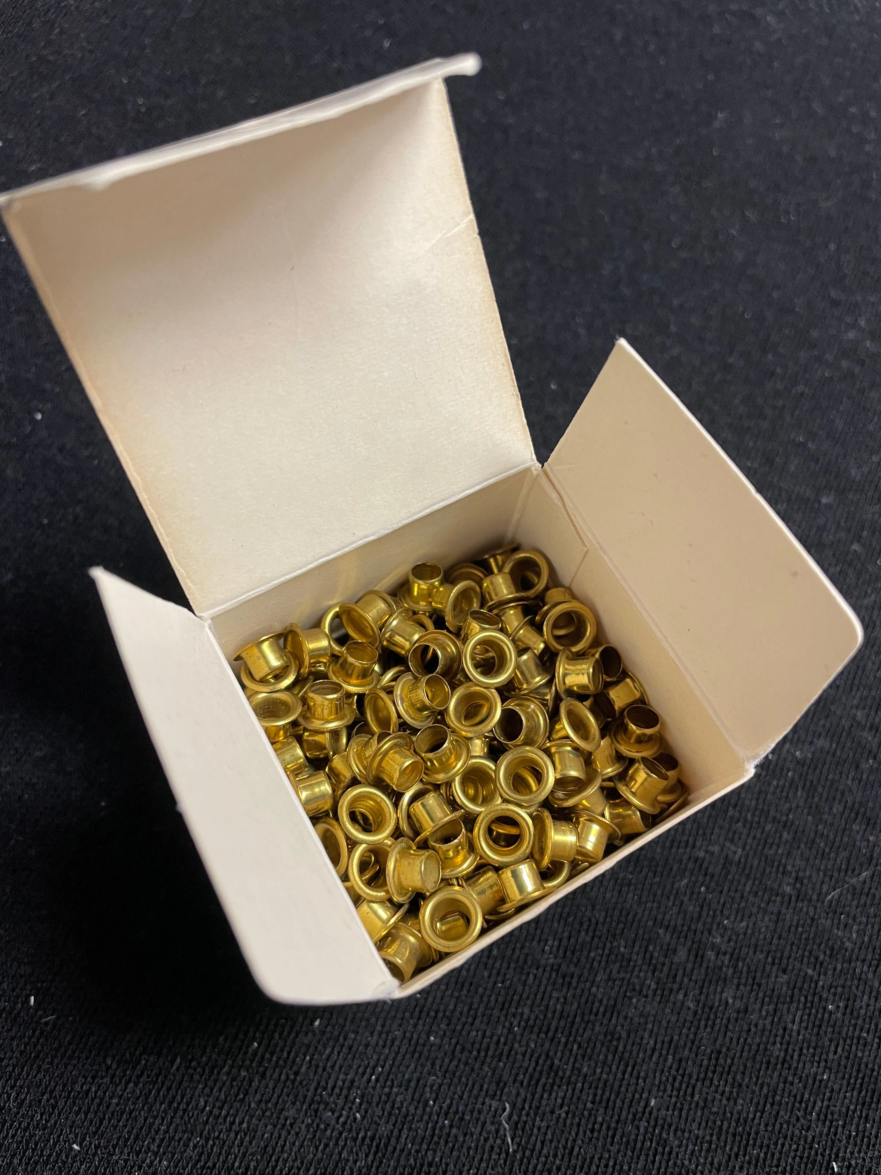 Eyelets Brass Box of 500 - Medium